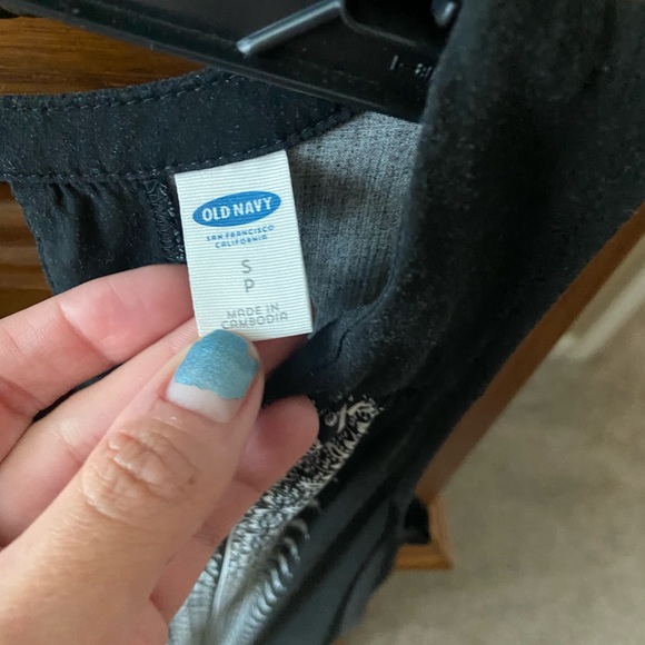 Old navy sundress - Picture 2 of 3